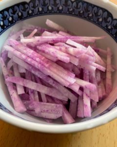 紅しぐれ大根千切り