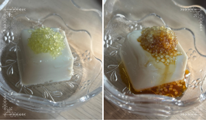 豆腐にフィンガーライムをのせる
