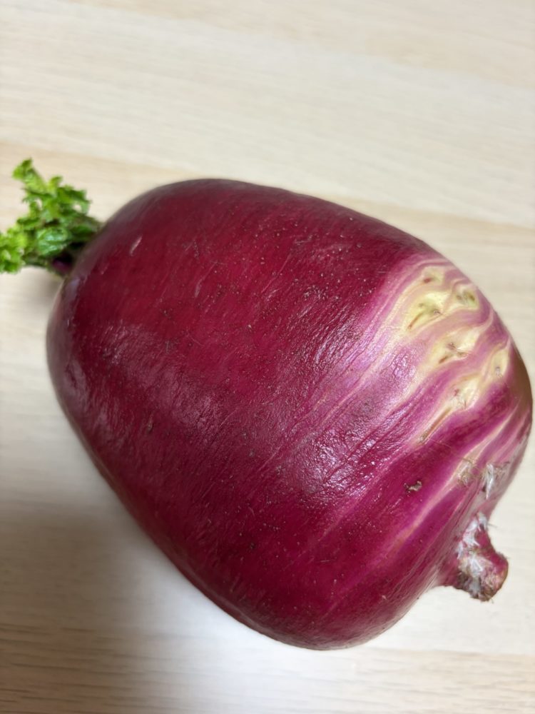 紅くるり大根